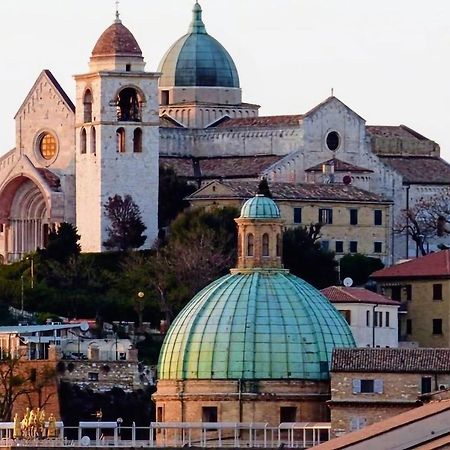 Il Balcone Sul Corso Villa Ancona Eksteriør billede